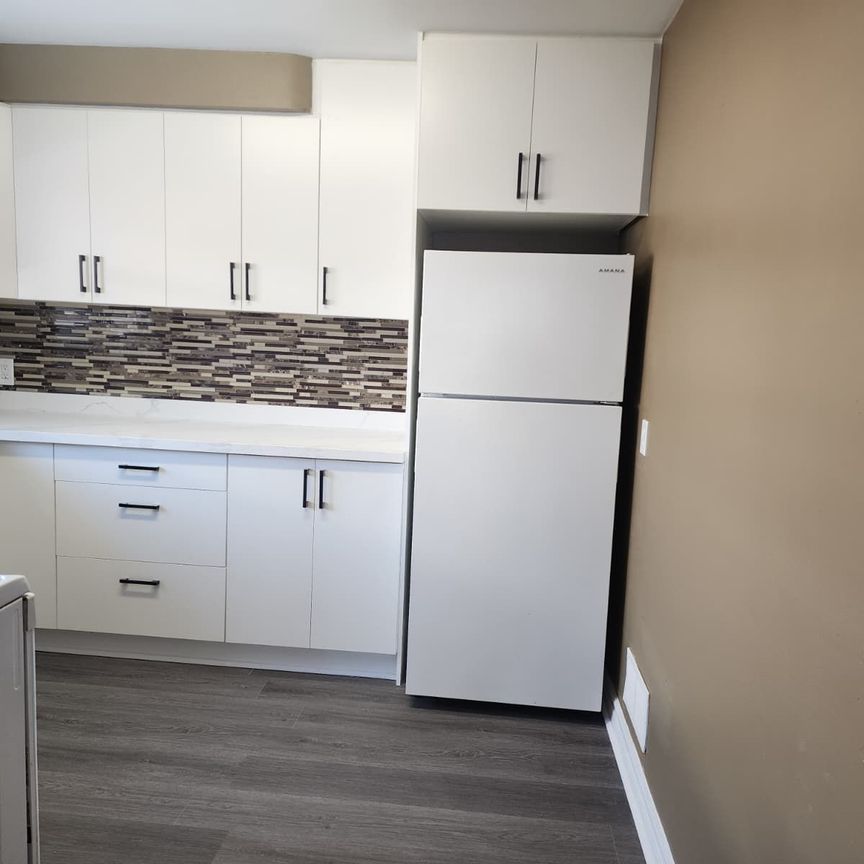 For Lease - 110 Ellendale Drive Unit# Main, Toronto, Ontario - Photo 1