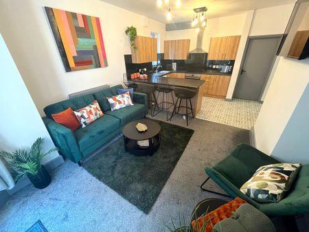 1 bedroom in a flat share to rent - Photo 3