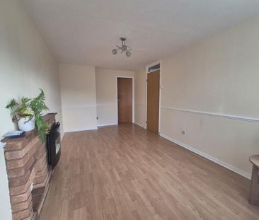 1 bedroom ground floor flat to rent - Photo 2