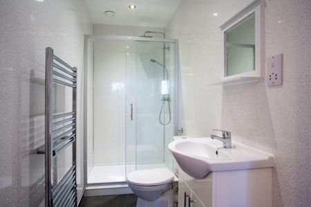 Flat 1, 2 White Ridge Court - Photo 5