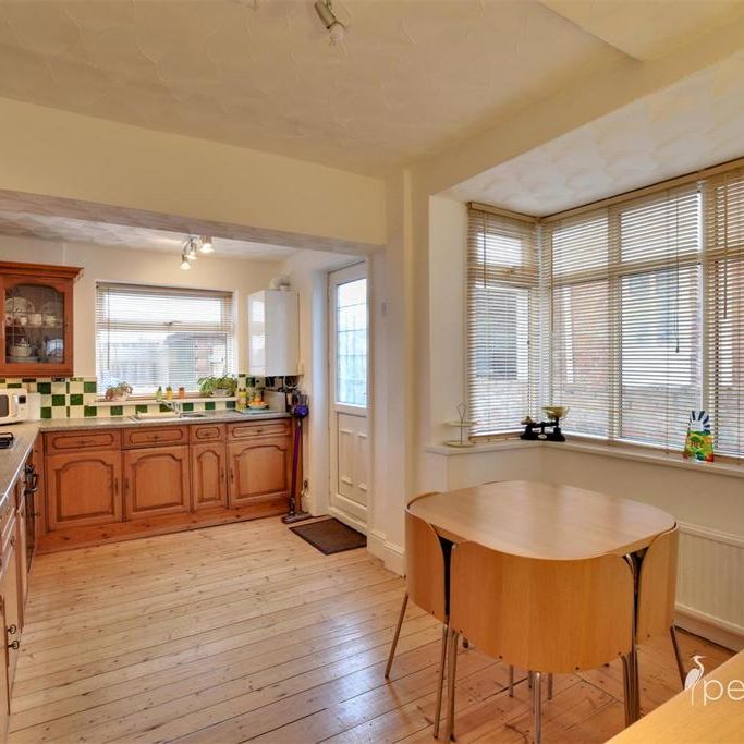3 bedroom semi-detached house to rent - Photo 1