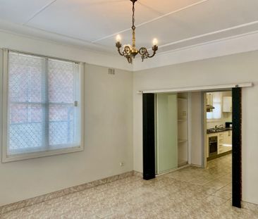 Full Brick House - Photo 6