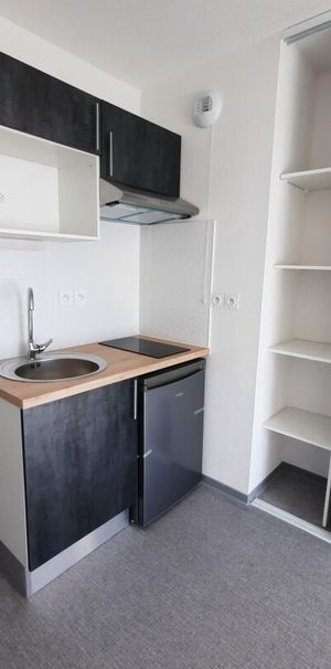 Location Appartement 1 pièce 18m² NIMES 30000 - Photo 1