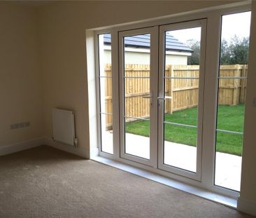 4 bedroom semi-detached house to rent - Photo 5