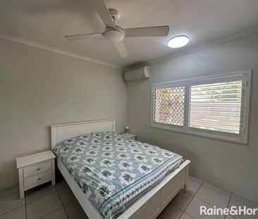 Move in for Christmas! 2 BEDROOMS: 1 BATHROOM: FULLY FURNISHED: CLO... - Photo 5