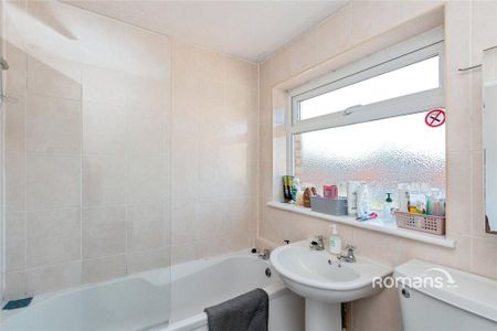 1 bedroom in a house share to rent - Photo 3