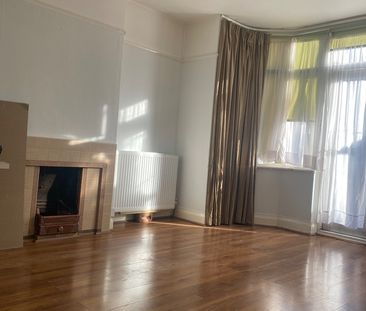 4 Bed Semi-Detached House, Garrick Avenue, NW11 - Photo 1