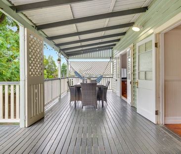 Renovated Queenslander in Great Location - Photo 5