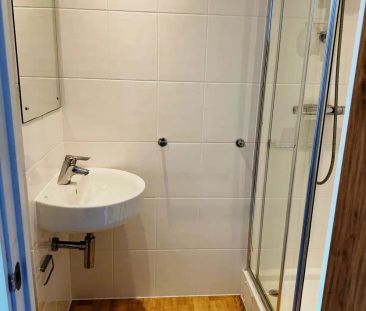 Silver 2-Bed Apartment - Photo 6