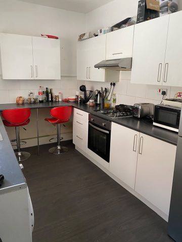 Room in a Shared House, Ash Grove, L15 - Photo 5