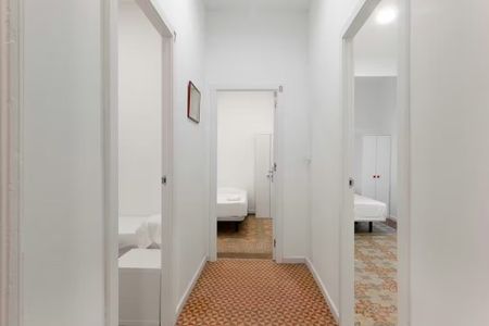 Carrer de la Portaferrissa, Barcelona, Catalonia 08002 - Photo 5