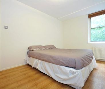 3 bedroom flat to rent - Photo 2