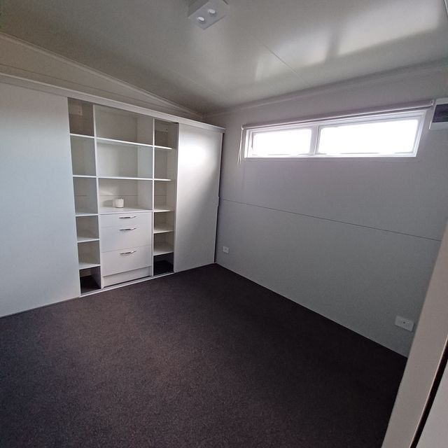 Semi-furnished New 2brm Pirimai - Photo 1