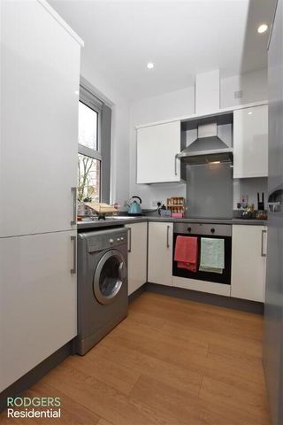 Apt 12, 108-110 Eglantine Avenu, Belfast, BT9 6EU - Photo 5