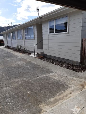 21 Kendal Grove, Wainuiomata Wellington 5014 - Photo 2