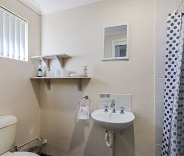 Cozy and Quiet Home for One - Photo 4