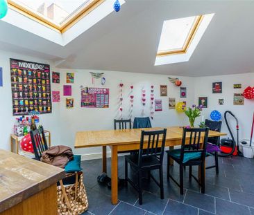 6 bedroom terraced house to rent - Photo 2