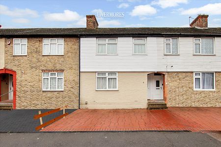 3 bedroom Terraced House to let - Photo 2