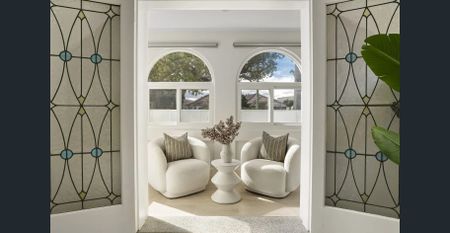 Bayside Charm With Modern Style - Photo 3