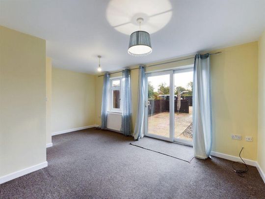 4 bedroom terraced house to rent - Photo 1