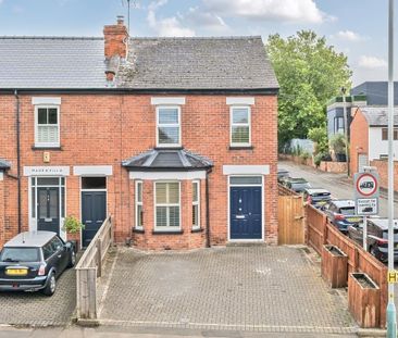 4 bedroom end of terrace house to rent - Photo 6