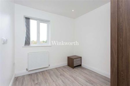 Hendon Way, London, NW2 - Photo 2