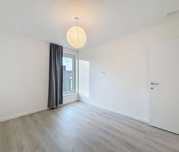 Modern nieuwbouwappartement met ruim terras in Oostakker - Photo 3