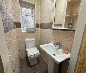 3 bedroom semi-detached house to rent - Photo 5