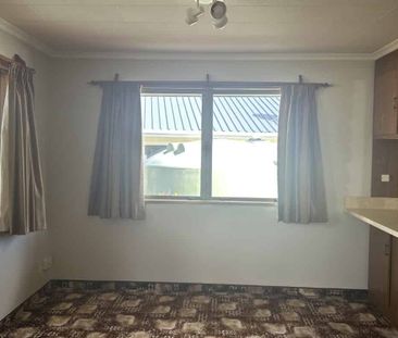 Spacious 3-Bedroom Brick Home in Tranquil Ahaura - Photo 4