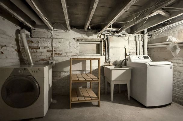 For Lease - 117 Hampton Avenue Unit# Main, Toronto, Ontario - Photo 1