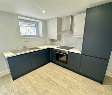 Clarendon Apartments, Canal Walk, Southampton, SO14 - Photo 1