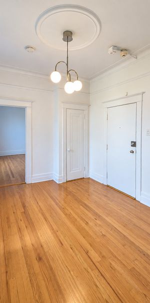 3½ For Rent — Côte-des-Neiges–Notre-Dame - Photo 1