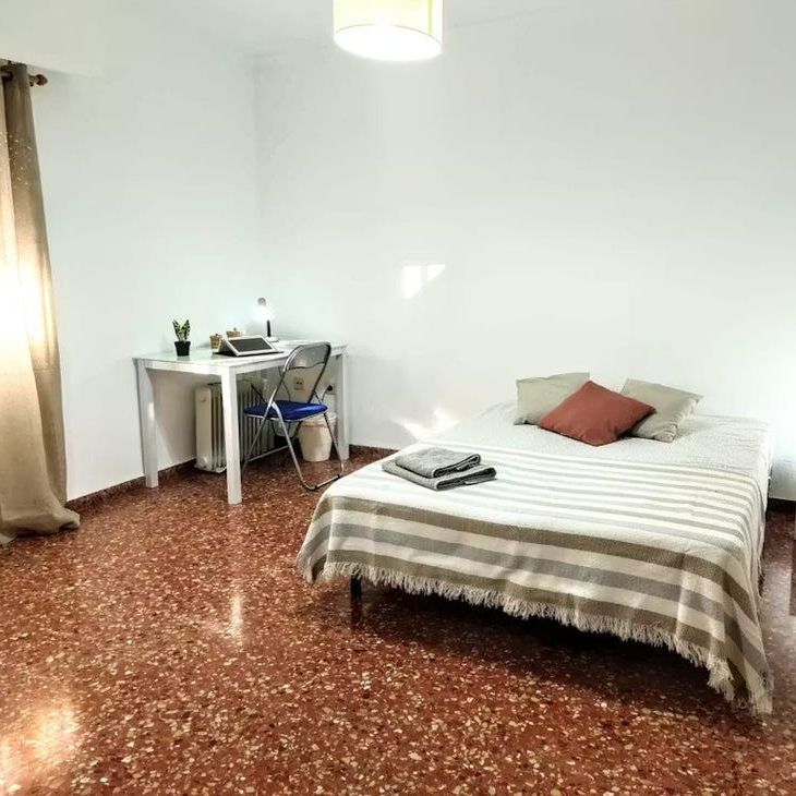 Carrer de Vázquez de Mella, Burjassot, Valencian Community 46100 - Photo 1