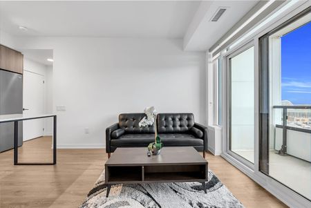 For Lease - 2495 Eglinton Avenue Unit# 1009, Mississauga, Ontario - Photo 3