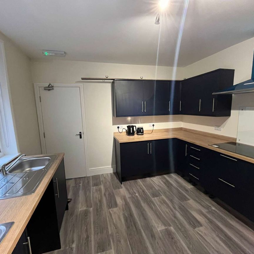 ✨ Modern All En-Suite HMO in Cleethorpes – Stylish Living, All Bills Included ✨ Room 4 - En-suite - Photo 1