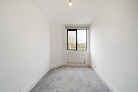 3 bedroom apartment to rent - Photo 2