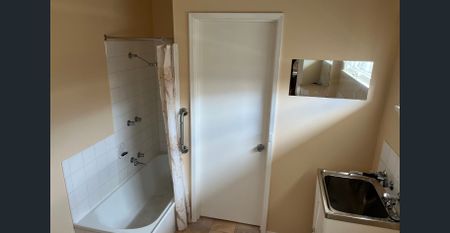 1/52 Hastings Street, Wendouree, Vic 3355 - Photo 3