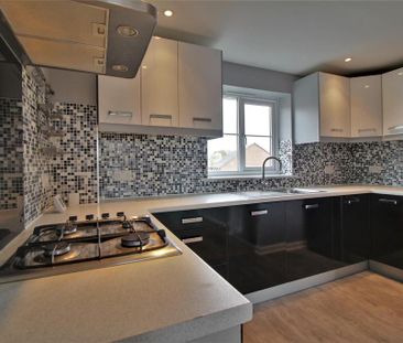 2 bedroom coach house to rent - Photo 1