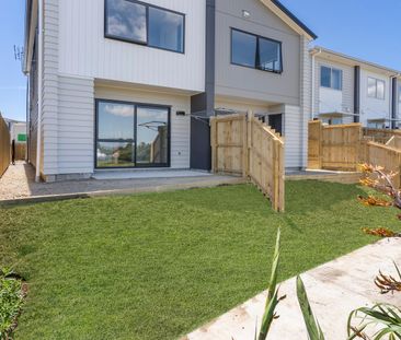 3 Bedroom in Wattle Downs - Photo 2