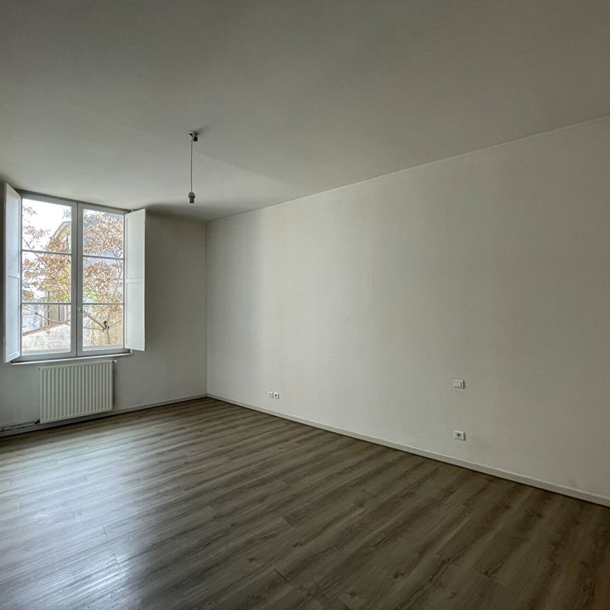 Location appartement 4 pièces, 100.00m², Fontenay-le-Comte - Photo 1
