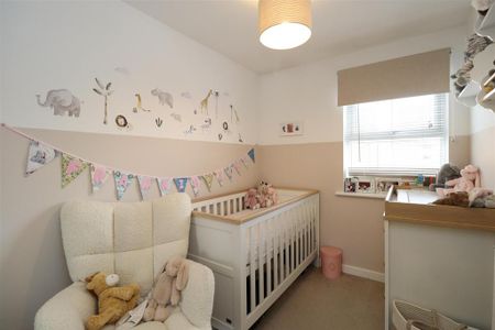 3 bedroom end of terrace house to rent - Photo 5