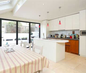 4 bedroom terraced house to rent - Photo 4