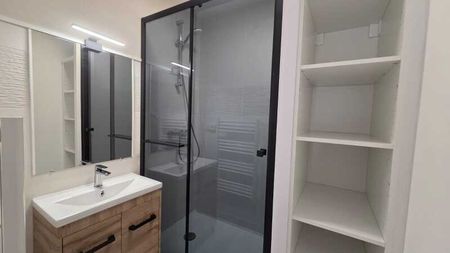 Location Appartement 2 pièces 49m² ORLEANS 45000 - Photo 5