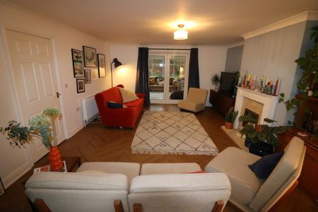 4 bedroom detached house to rent - Photo 3