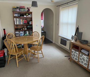 2 bedroom ground floor flat to rent - Photo 5