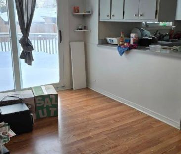 1183 FARNSBOROUGH CRESCENT - Photo 1