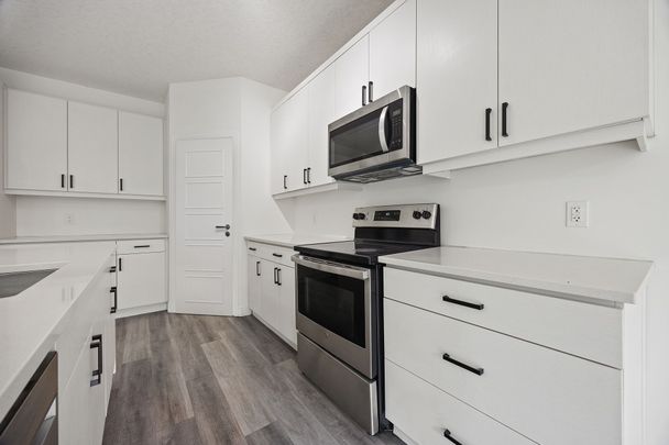 For Lease - 103 Marconi Court, London East, Ontario - Photo 1