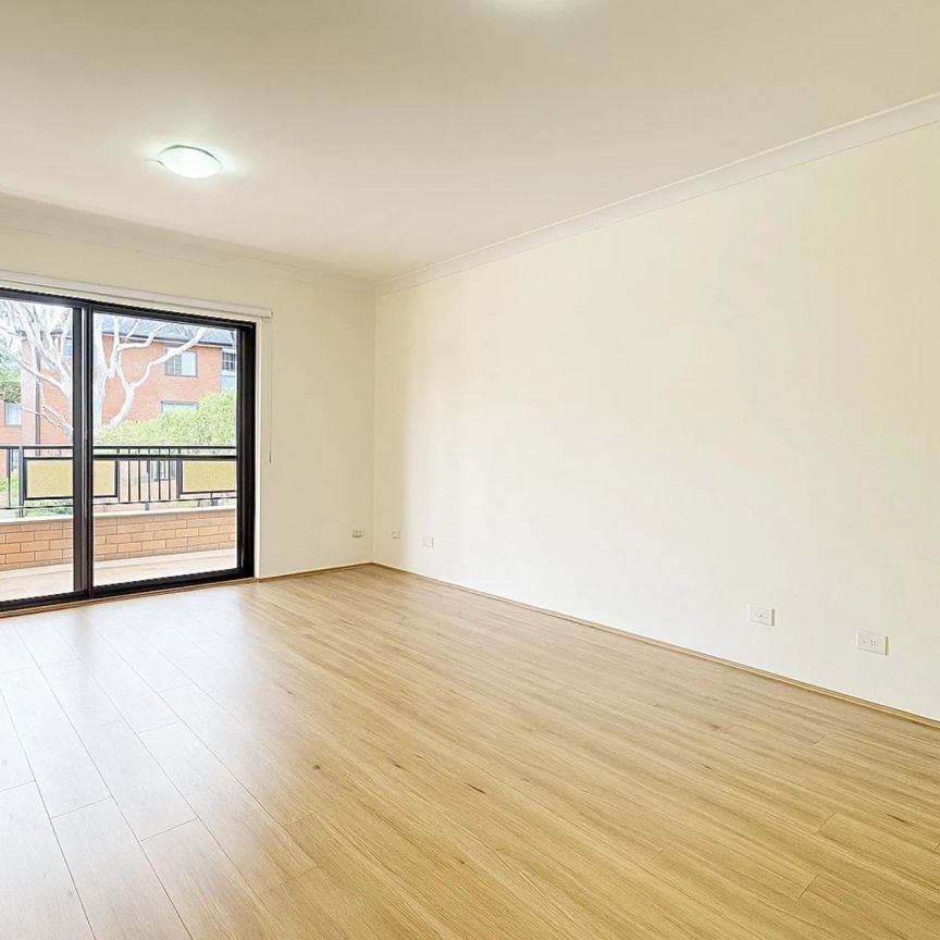NEWLY RENOVATED - Spacious & Updated 2-Bedroom Unit in the Heart of Carlton - Photo 1