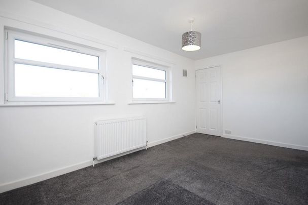 2 bedroom end of terrace house to rent - Photo 1