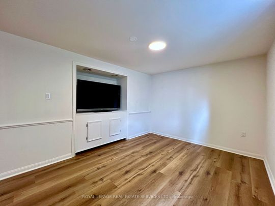 For Lease - 1450 Greenbriar Drive, Oakville, Ontario - Photo 1